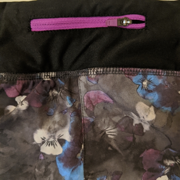 Mondetta Flowered Running Shorts Size Small - Picture 6 of 7